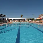 Zeus מלון