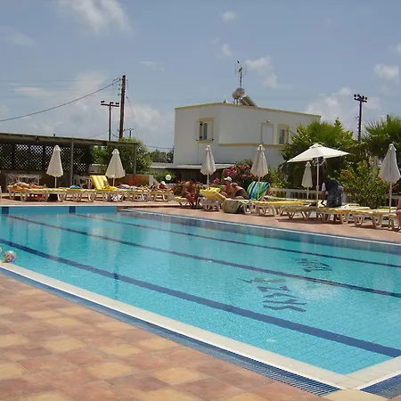 Zeus Hotel 2*