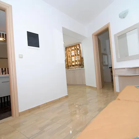 Hotel Zeus 2*