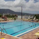 Zeus Hotel 2*